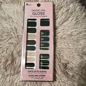 Dashing diva nail strips